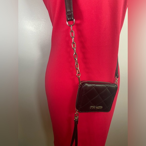 STEVE MADDEN Bmarilyn Faux-leather Chain Link Crossbody Purse black & chrome - Picture 5 of 17